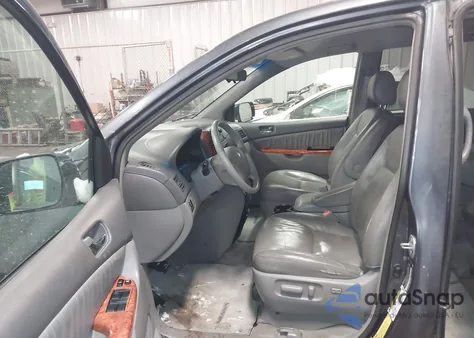 2006 Toyota Sienna Xle z USA, uszkodzony, nr VIN 5TDBA22C36S062930